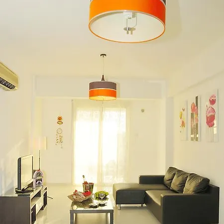 Georgia's Luxury * لارنكا